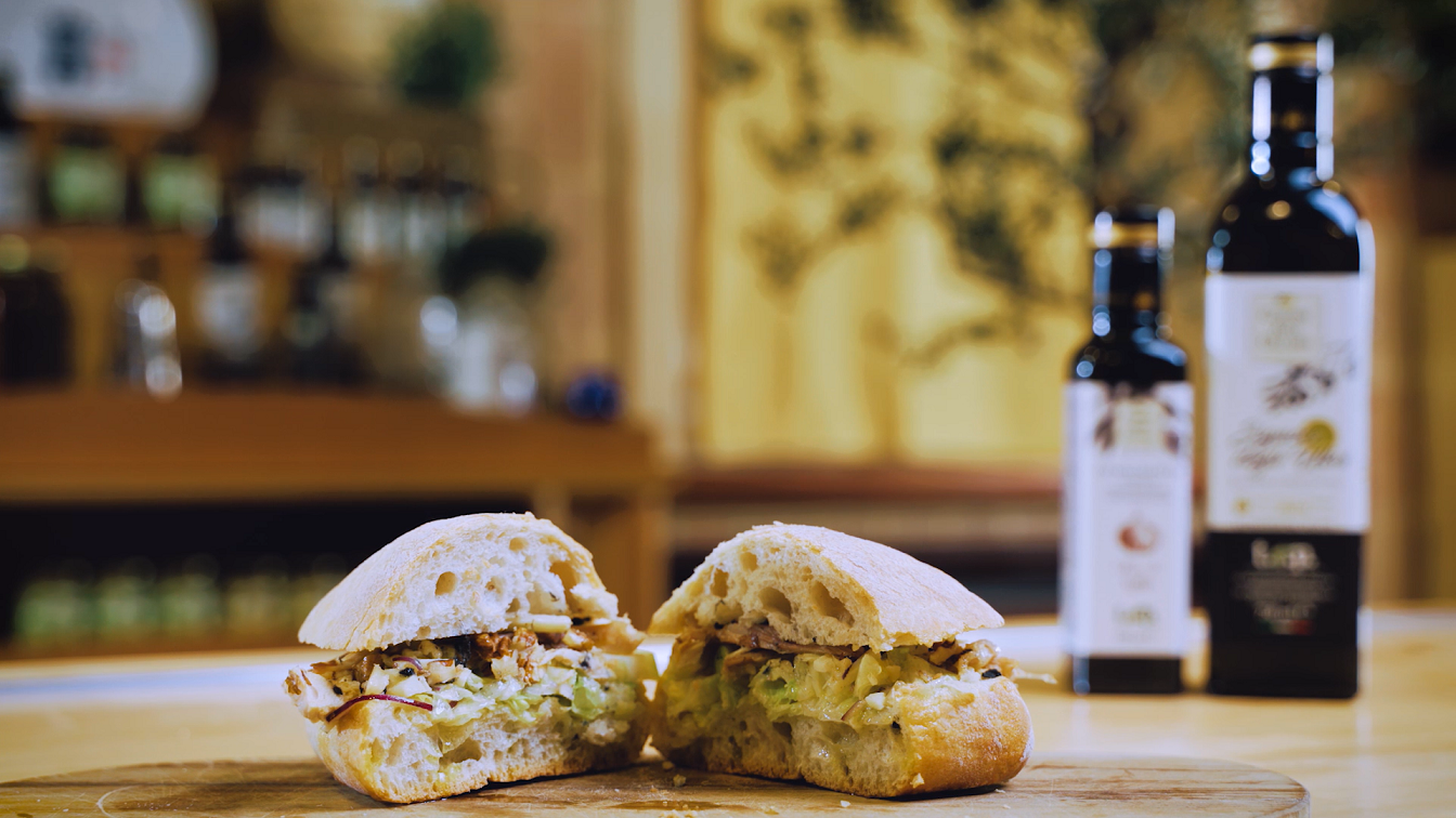 Panino alla gallina sott'olio - Con olio evo Coppini Arte Olearia
